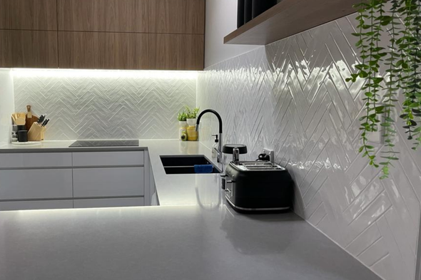 Atlantis White Gloss 75x300